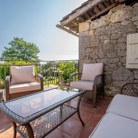 Frühstückspension La Maison De Yuka 3*