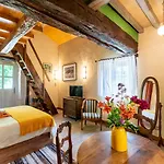 La Maison De Yuka Plieux