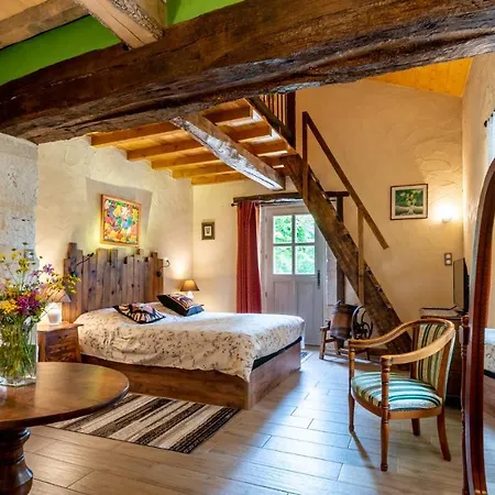 La Maison De Yuka Bed & Breakfast Plieux