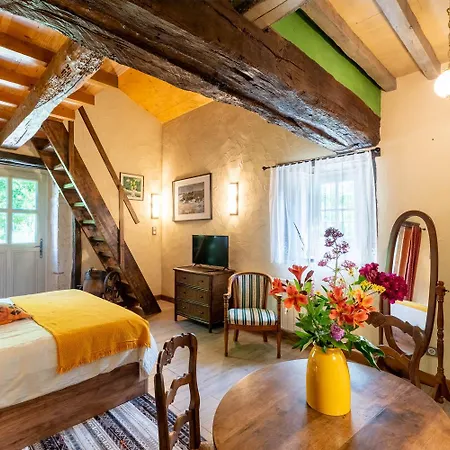 La Maison De Yuka Plieux