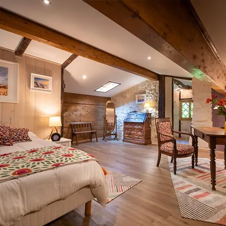 Alojamento de Acomodação e Pequeno-almoço La Maison De Yuka 3*