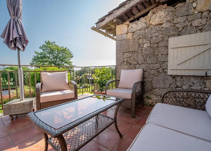 Alojamento de Acomodação e Pequeno-almoço La Maison De Yuka 3*