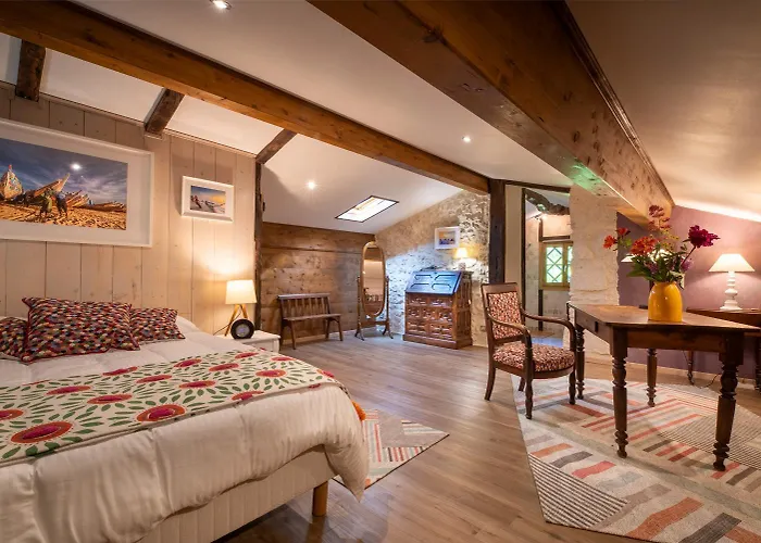 Alojamento de Acomodação e Pequeno-almoço La Maison De Yuka 3*